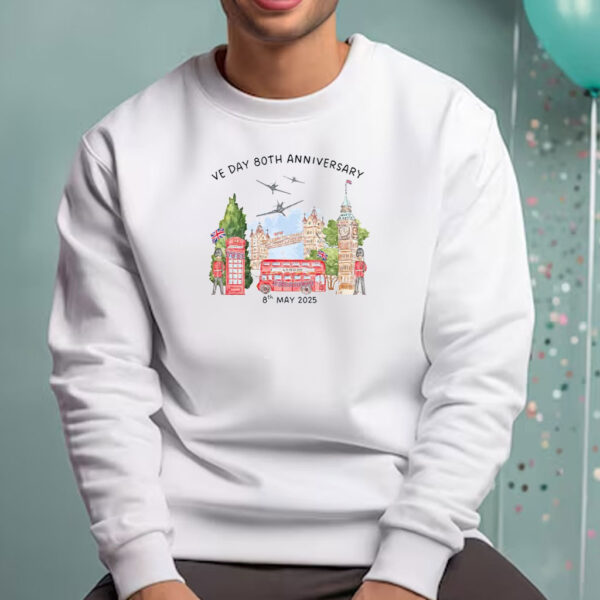 London Scene, VE Day 80th Anniversary T Shirt